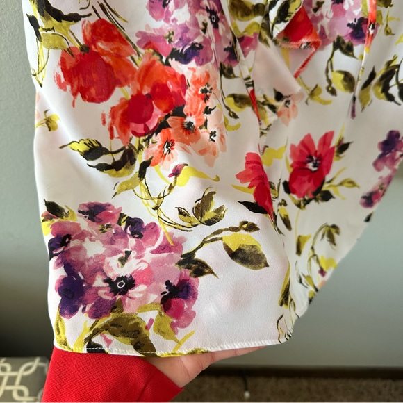Liz Claiborne Career White & Floral Short Sleeve Flowy Ruffle Blouse Size XL - Picture 7 of 10